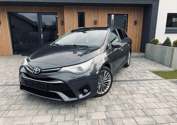Toyota Avensis cena 49999 przebieg: 189000, rok produkcji 2015 z Kościerzyna małe 172
